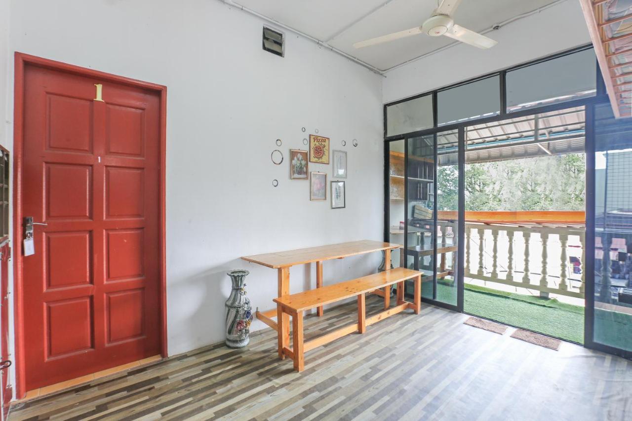 Oyo 90321 Hotel Bajet Sri Manal 타나메라 외부 사진