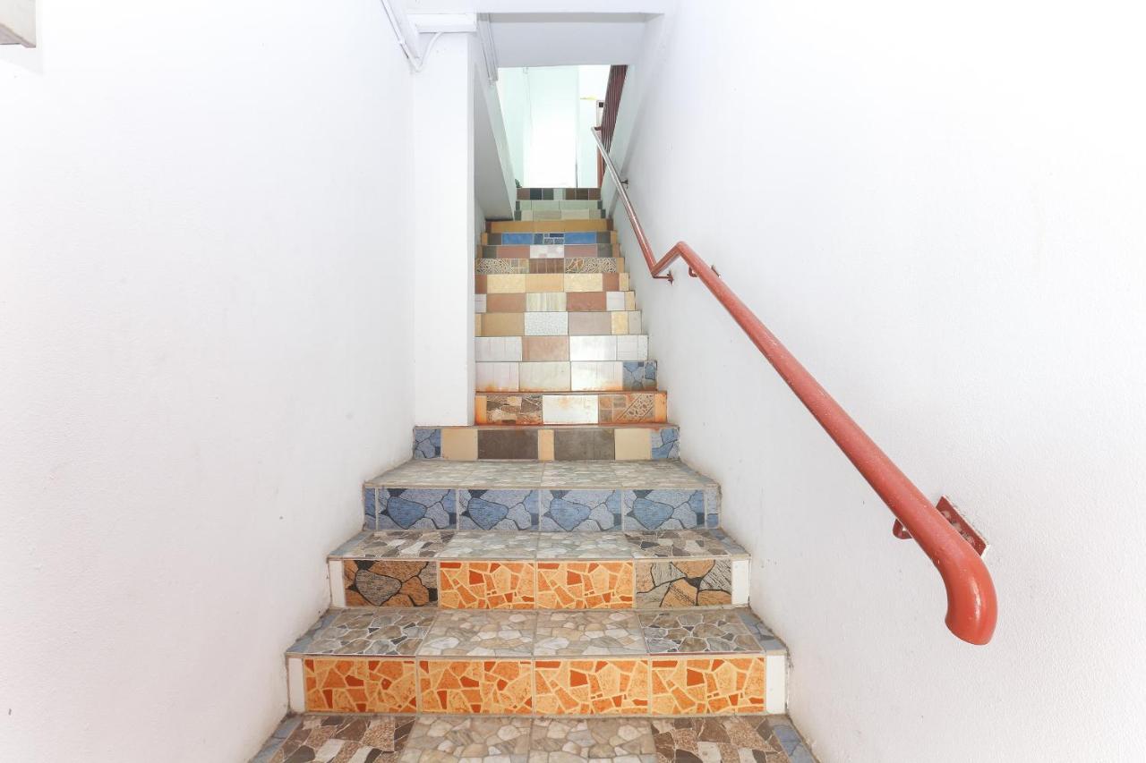 Oyo 90321 Hotel Bajet Sri Manal 타나메라 외부 사진