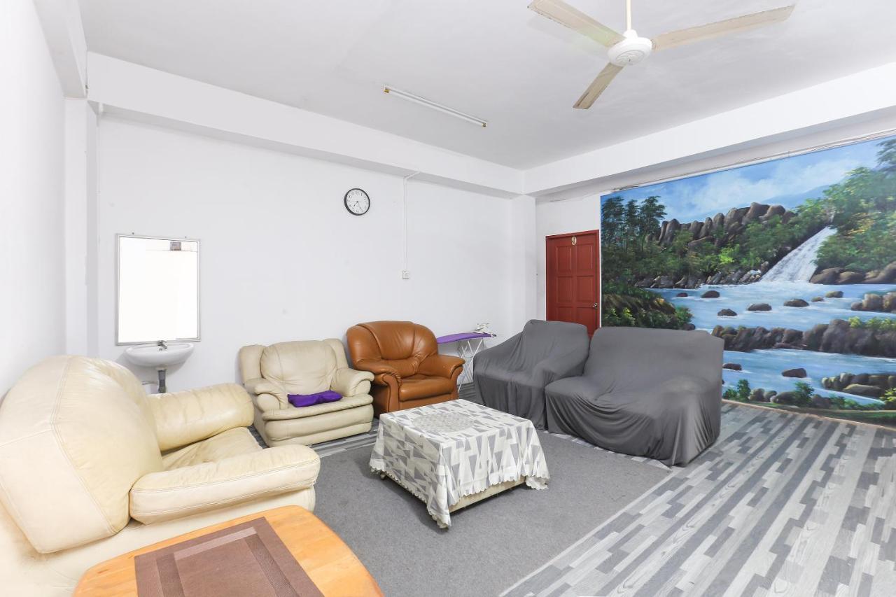 Oyo 90321 Hotel Bajet Sri Manal 타나메라 외부 사진